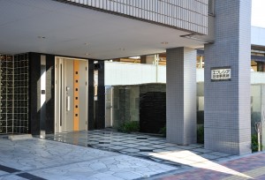 1F_entrance-300x204
